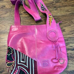 Arte kum  olombia pink Leather Shoulder Bag